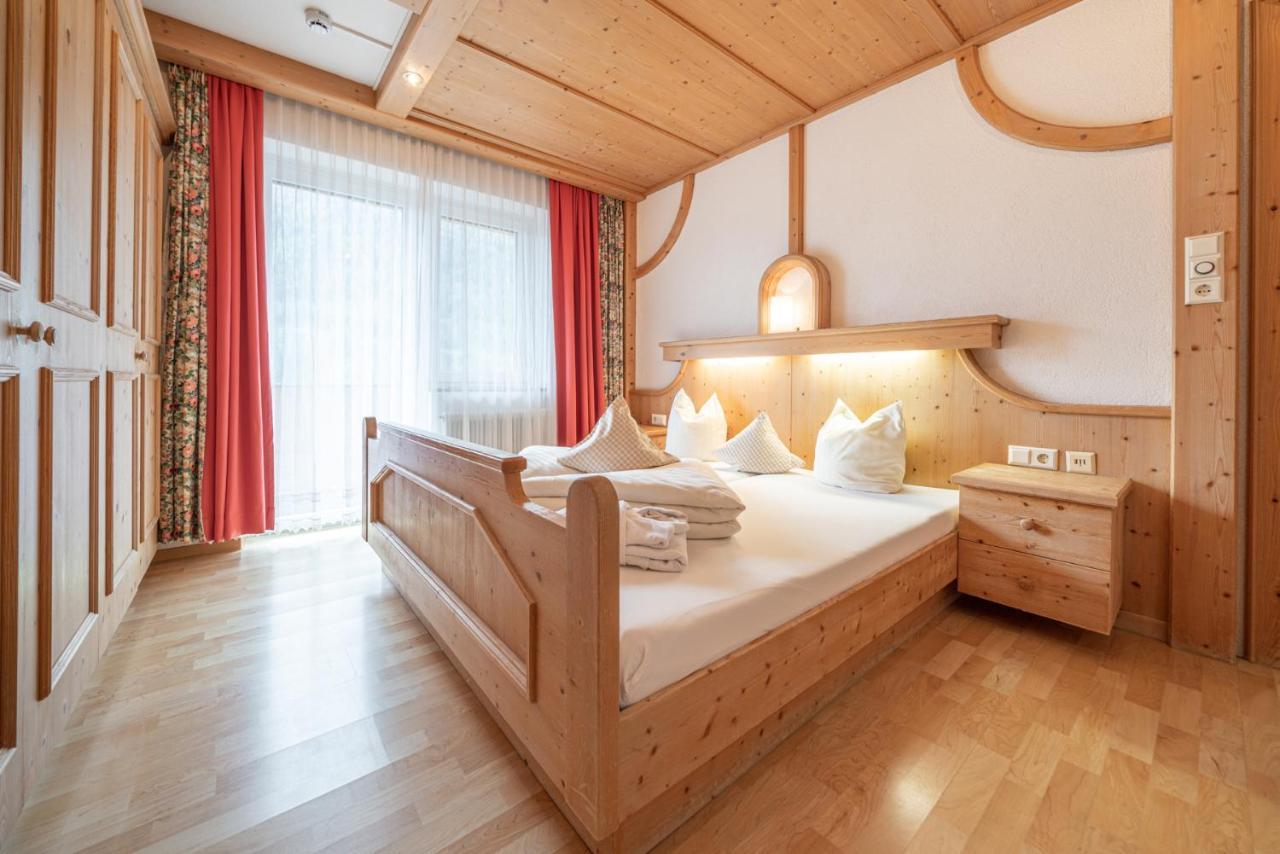 Familienhotel Replerhof mit Kinderbetreuung ab 3 Jahren Prägraten Zimmer foto