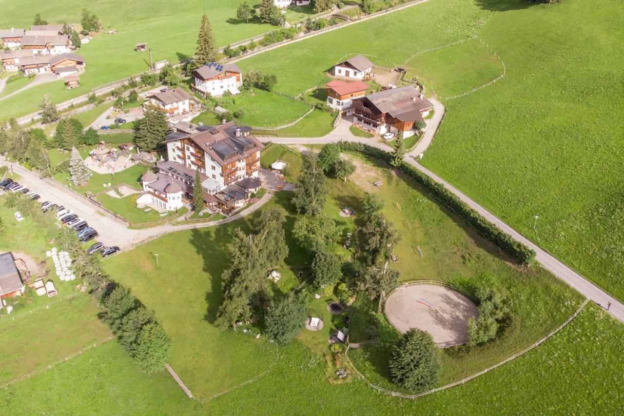 Familienhotel Replerhof mit Kinderbetreuung ab 3 Jahren Prägraten Exterior foto