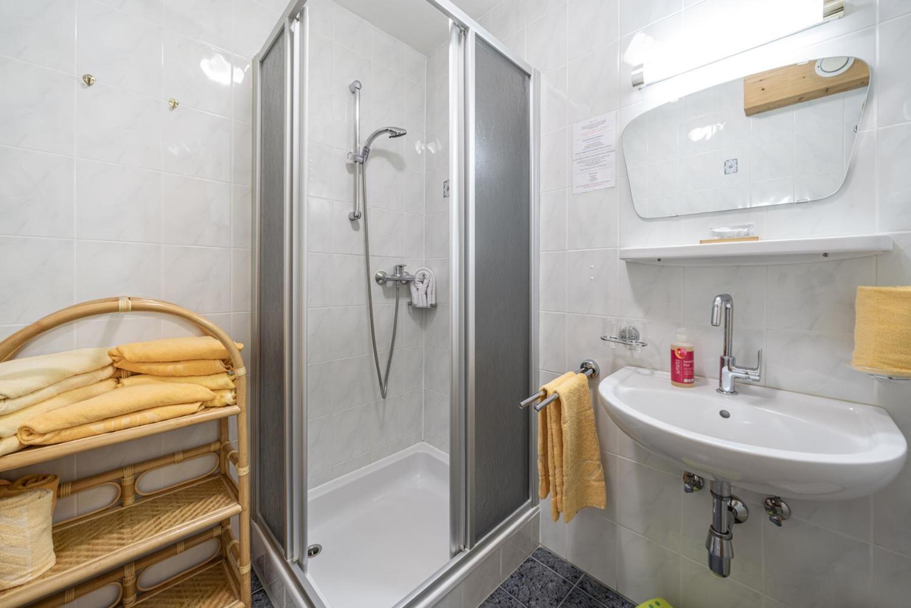 Familienhotel Replerhof mit Kinderbetreuung ab 3 Jahren Prägraten Zimmer foto