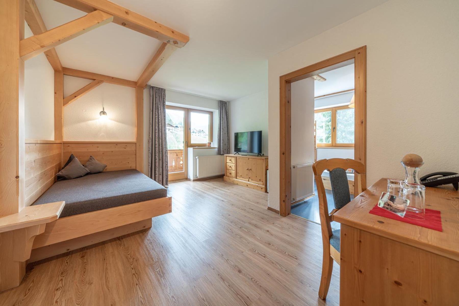 Familienhotel Replerhof mit Kinderbetreuung ab 3 Jahren Prägraten Zimmer foto
